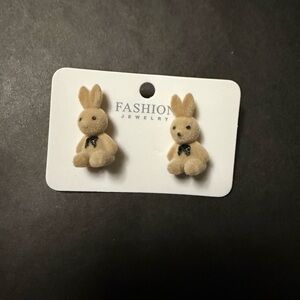 Fashion Jewelry Beige Bunny Stud Earrings